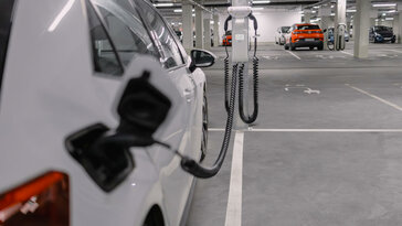 RevPi steuert intelligentes Lastmanagement für E-Ladeparks