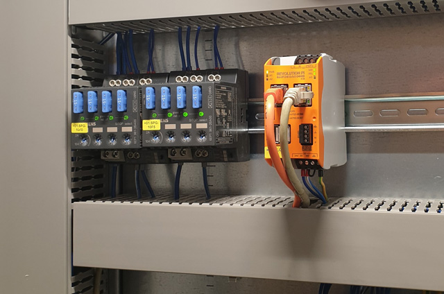 Installation des RevPi Connect im Schaltschrank | Industrial Raspberry Pi Installation des RevPi Connect im Schaltschrank